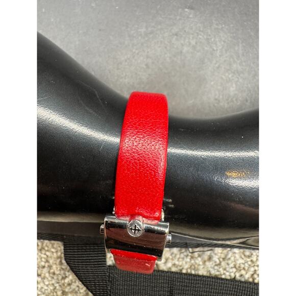 Zodiac ZO6001 Swiss Made Red ULTRA RARE Quartz Analog Women's Oval Watch - Picture 11 of 16